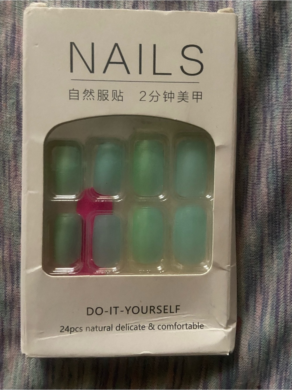 Reason Mint Green Ombre Press-On Nails with Pink Applicator